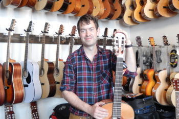 Stoll Gitarren Händler Haid Gitarrensalon Wien