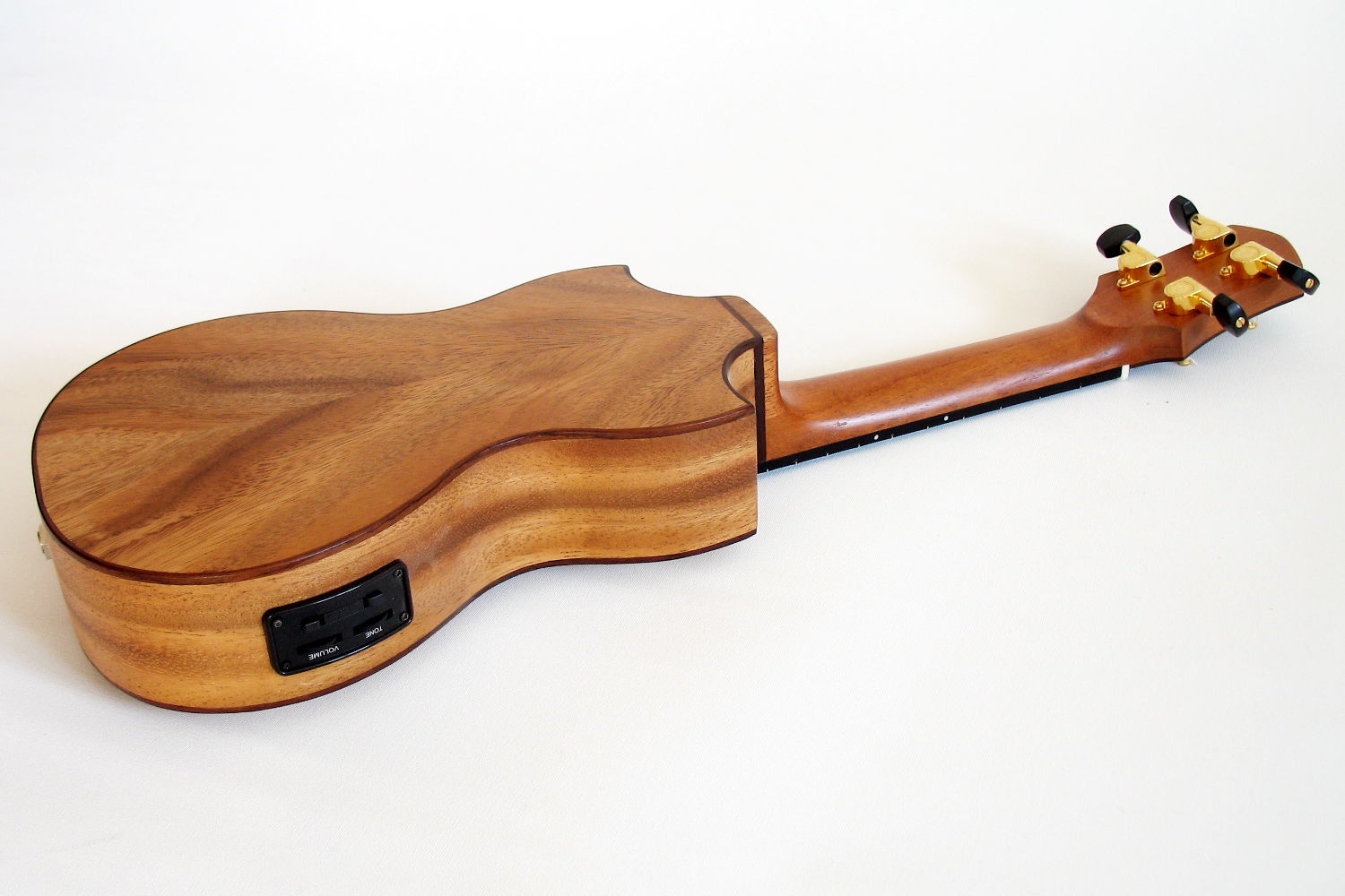 Ukuleles +++ Concert Ukulele with DoubleCutaway +++ Luthier