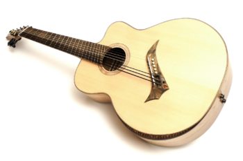 8saiter 5 stahlsaiten 3 basssaiten fächerbünde fanned frets armauflage bevel heimische Hölzer