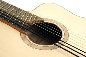 8saiter 5 stahlsaiten 3 basssaiten fächerbünde fanned frets armauflage bevel heimische Hölzer