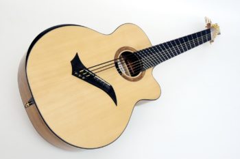 8saitige Hybrid Multiscale Steelstring mit Bevel und Cutaway
