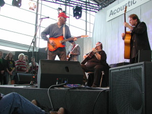 Tony Sheridan und das Instrumentalensemble "Chantal" 2004 auf der Musikmesse in Frankfurt