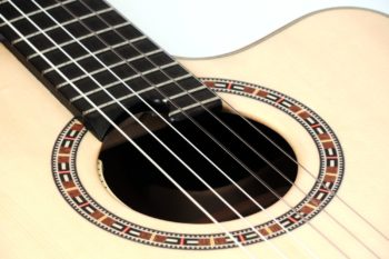 classic crossover groß cutaway zargenschalloch pickup stoll gitarrenbauer