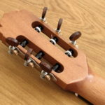 Konzertgitarre klassische Gitarre Fächerbünde fanned frets bevel Armauflage
