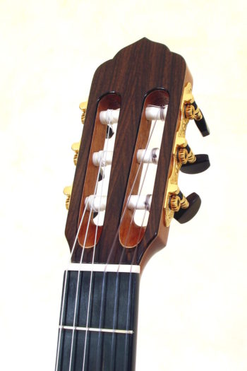Nylonstring-Gitarre Alegra Hochglanz mit spitzem Cutaway und Abalone-Inlay - Kopf