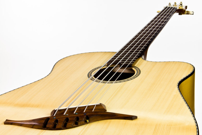 Gitarrenbau Christian Stoll: Akustik-Bass Fanned Frets IQ Bass