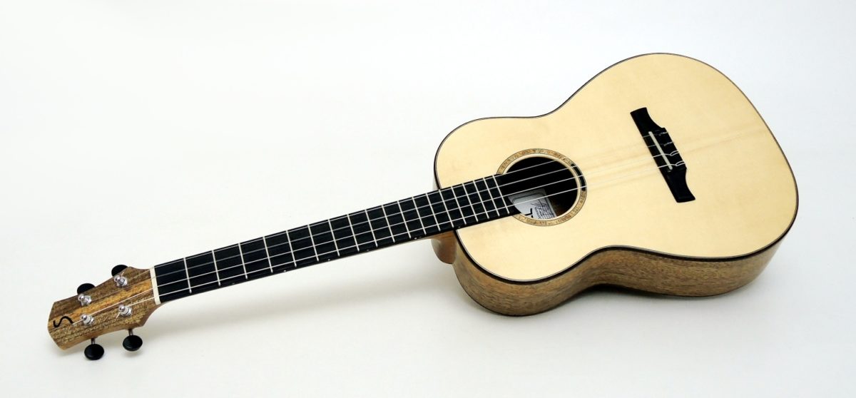 Baritonukulele Mango Fichte Papageno
