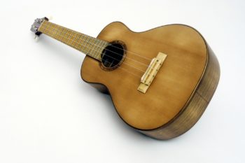 Tenor Ukulele Robinie Fichte nichttropische lokale einheimische Hölzer Holz