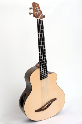 akustik bass ukulele fanned frets faecherbuende multiscale zargenschallloch tonabnehmer