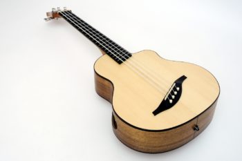 akustik bass ukulele fanned frets faecherbuende multiscale zargenschallloch tonabnehmer indische walnuss