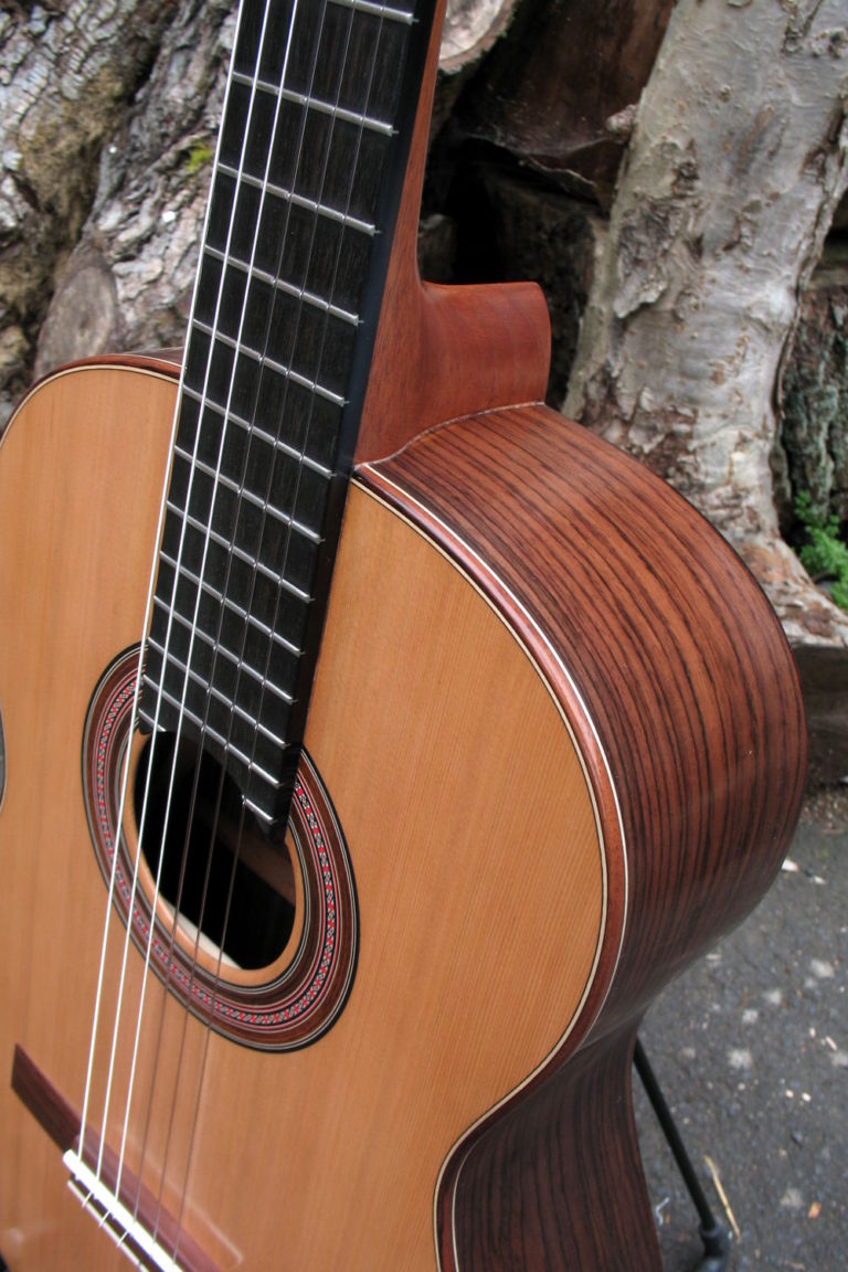 Klassische Gitarre sehr schmaler Hals, Mensur 63 cm