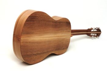 gitarre einheimische hoelzer Walnuss Erle Robinie Fichte klassische konzert Estudio stoll gitarrenbau