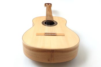 gitarre einheimische hoelzer Walnuss Erle Robinie Fichte klassische konzert Estudio stoll gitarrenbau