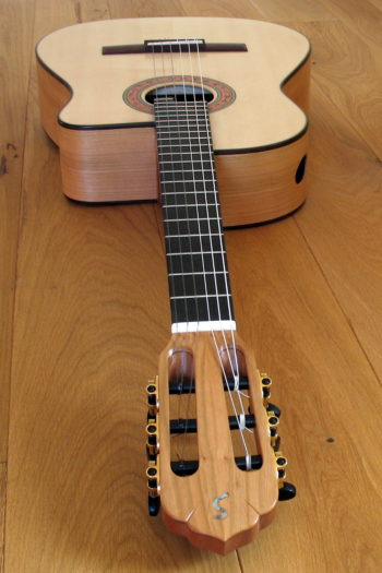 Nylonsaiten-Gitarre Mensur 63 tiefer Cutaway Zargenschallloch Schertler Mechaniken