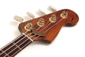Schecter / Krempel E-Bass gebraucht Gitarrenbauer überarbeitet