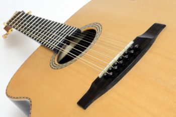 12-saitige steelstring gitarre bevel und flötenschallloch