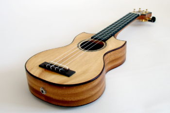 Ukulele Mango doppel-cutaway Angus