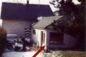 1983 Principal Office: back of head office Aarstr. 276 in Taunusstein-Wehen. The red arrow pointing to the workshop.