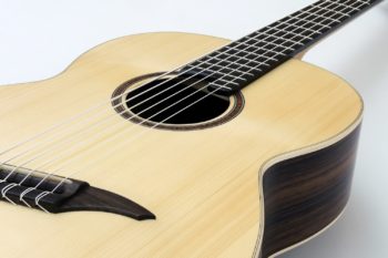 Classic acoustic Bass 6-string fanfrets breavel