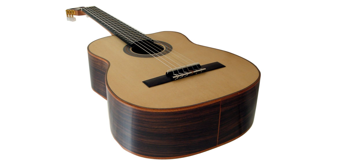Classic Guitar with smaller body and 60 cm scale length