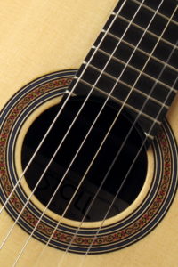 Classic Guitar with smaller body and 60 cm scale length