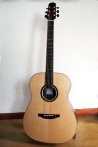 Steelstring Baritone Guitar with Rosewood body and Sitka Spruce top