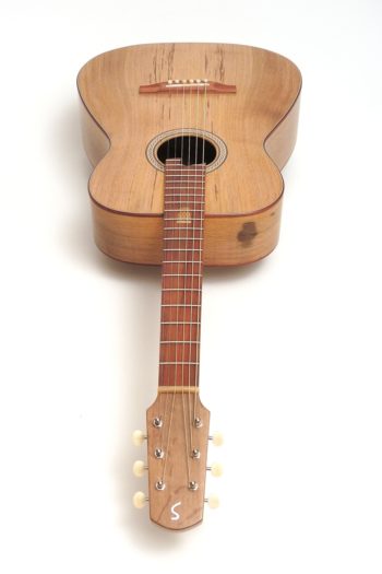 Fingerstyle guitar cider barrel oak luthier Stoll