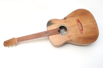 Fingerstyle guitar cider barrel oak luthier Stoll