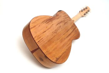Fingerstyle guitar cider barrel oak luthier Stoll