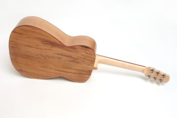 Fingerstyle guitar cider barrel oak luthier Stoll