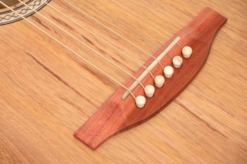 Fingerstyle guitar cider barrel oak luthier Stoll
