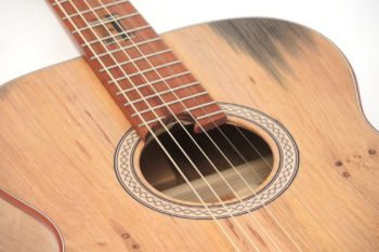 Fingerstyle guitar cider barrel oak luthier Stoll