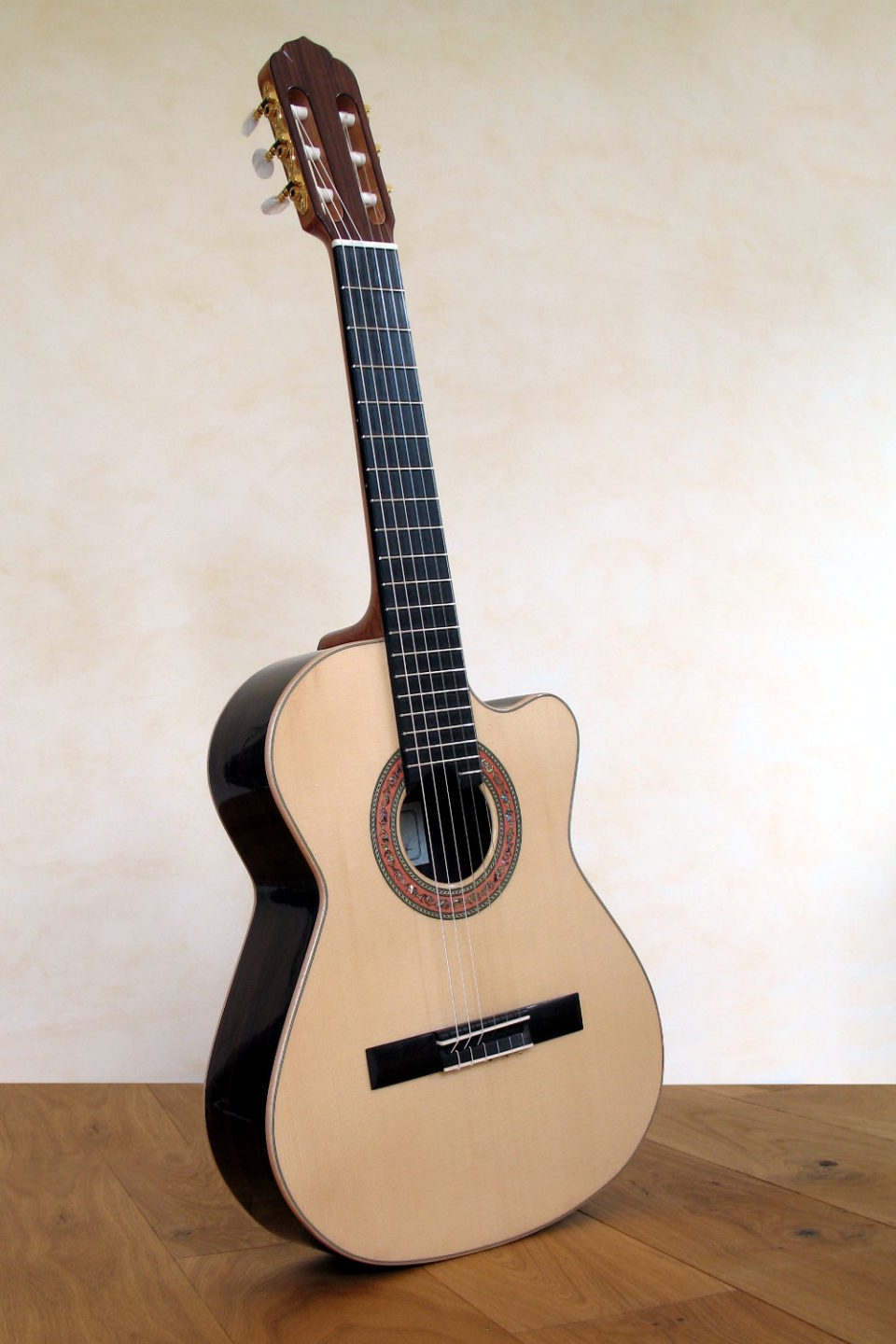 Small Classical Guitar for Small Hands and Small Players, Cutaway