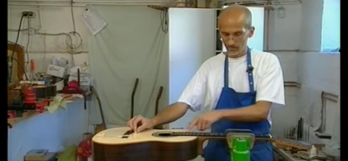 video Christian Stoll is building a guitar