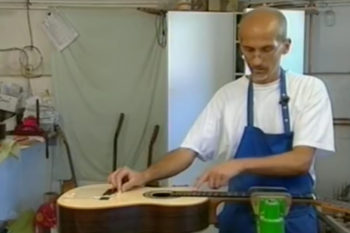video Christian Stoll is building a guitar